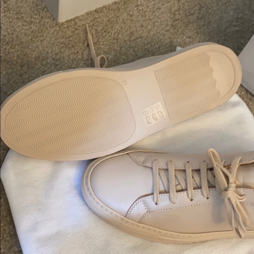 Common Project Sneakers - Picture 2 of 4